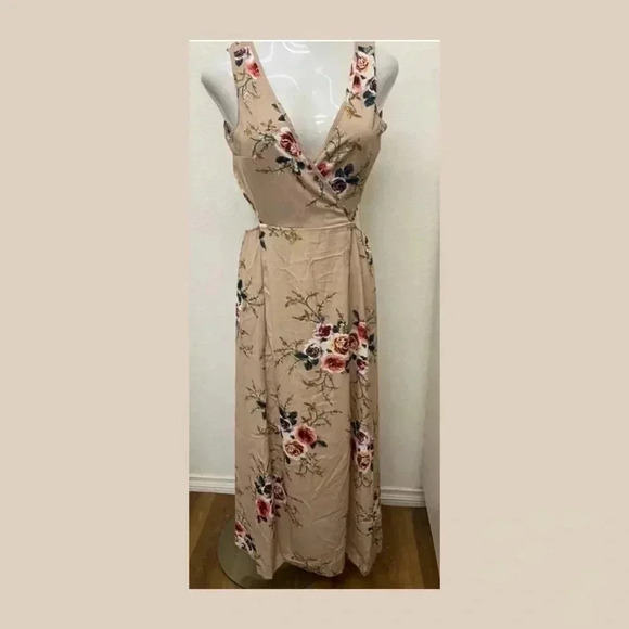 🆕Floral Splicing Open Back Slit Maxi Dress M🆕 - Picture 3 of 9